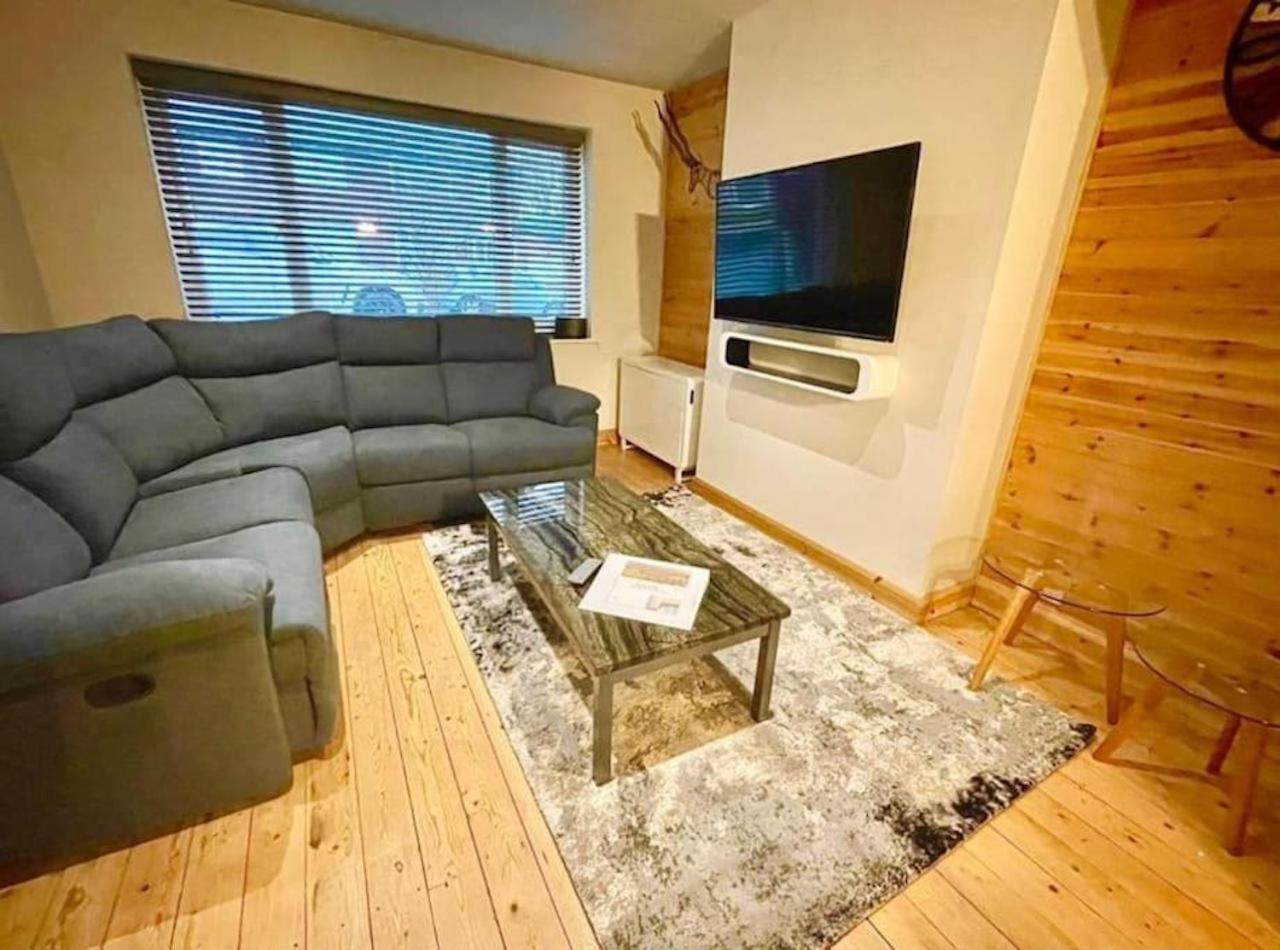Entire House - Peaceful 3 Bedroom Home Rishton Esterno foto